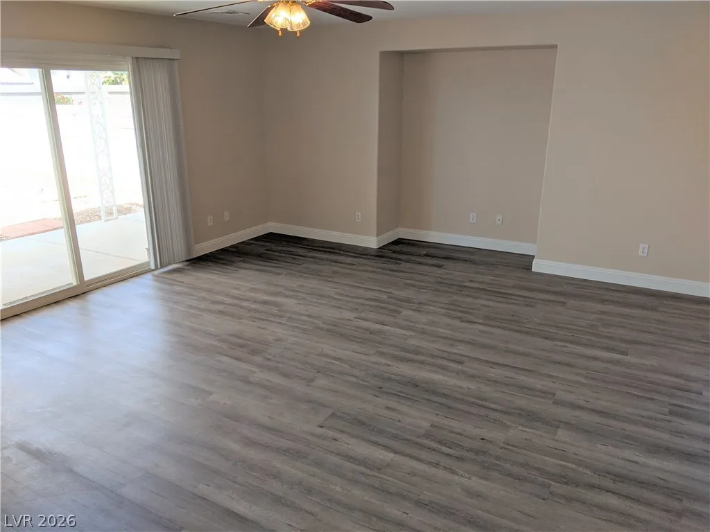 824 Ribbon Grass Avenue — photo 5