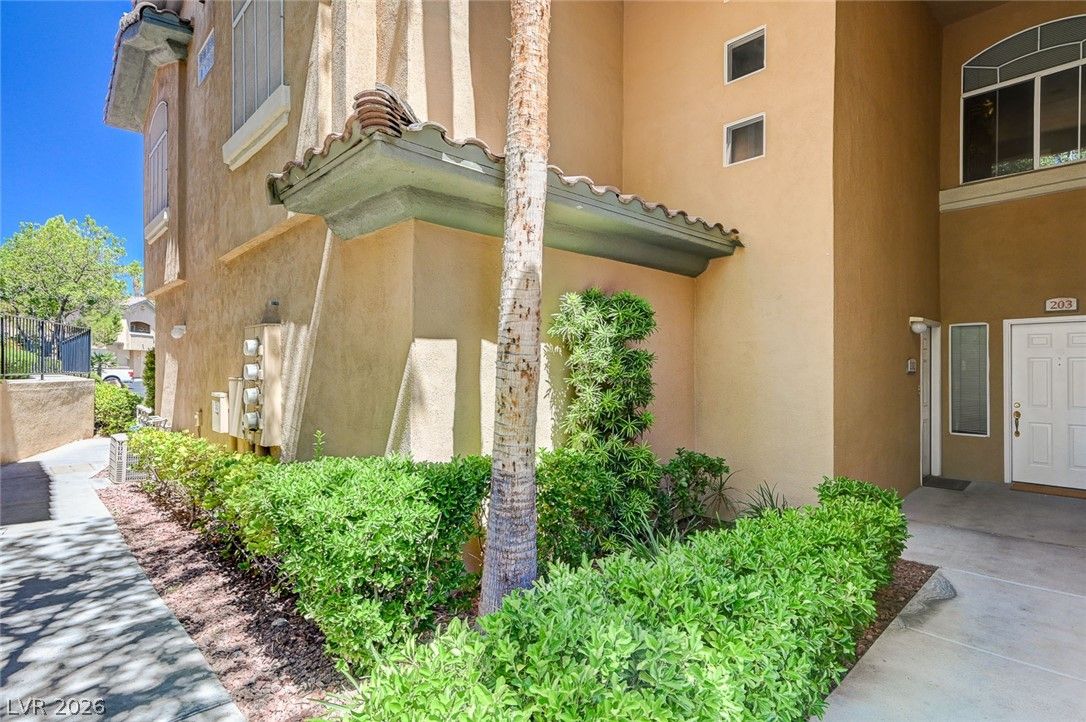 1604 Cardinal Bluff Drive 202 — photo 4