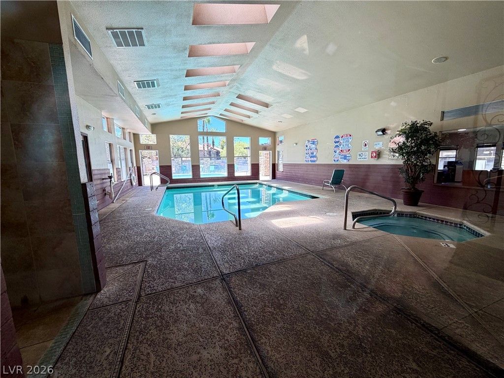Photo 32