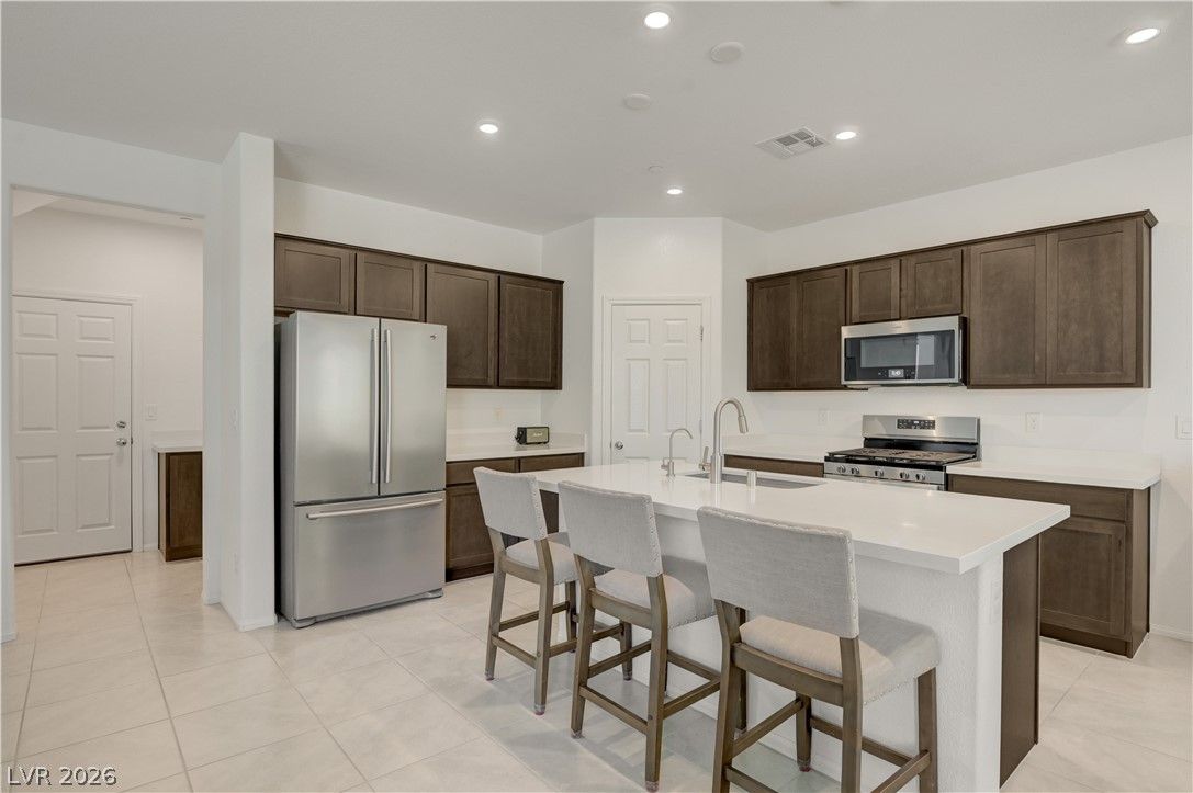 10938 Fennel Avenue — photo 3