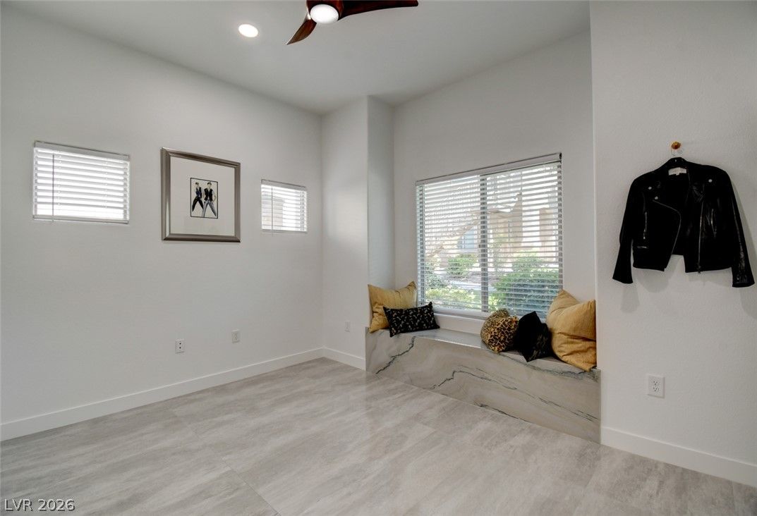 8985 South Durango Drive 1152 — photo 3