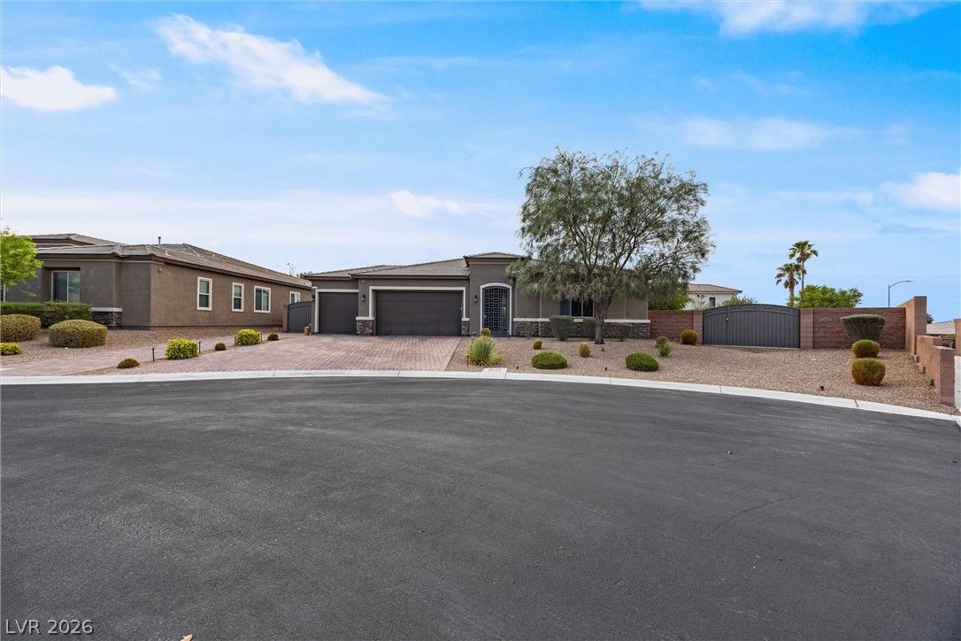 6820 Velvet Snow Street — photo 3