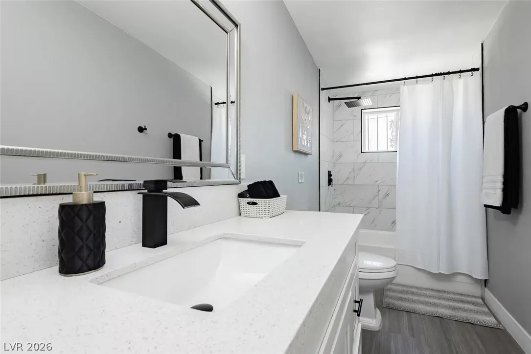 1634 Serenada Avenue — photo 3