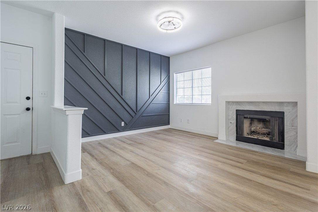 323 Seine Way 323 — photo 5 of 21