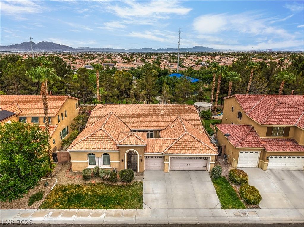 1423 Silent Sunset Avenue — photo 4