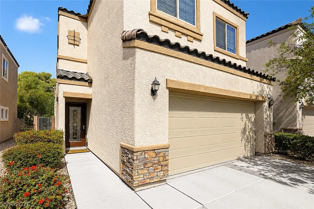 2815 Rough Green Street — photo 3