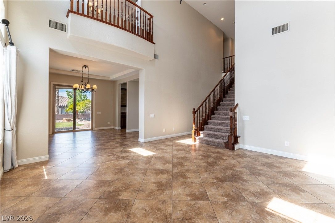 2777 Josephine Drive — photo 4