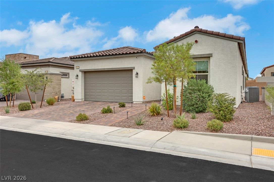 812 Klamath Springs Street — photo 4