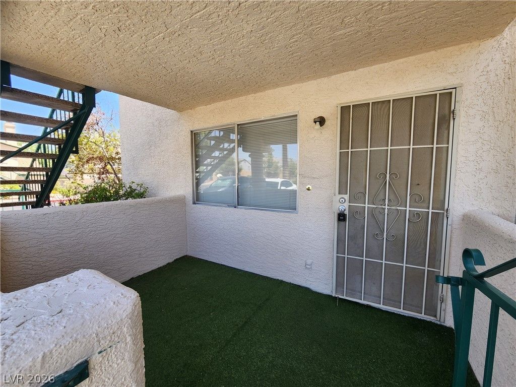 1412 Oak Rock Drive 102 — photo 3 of 30