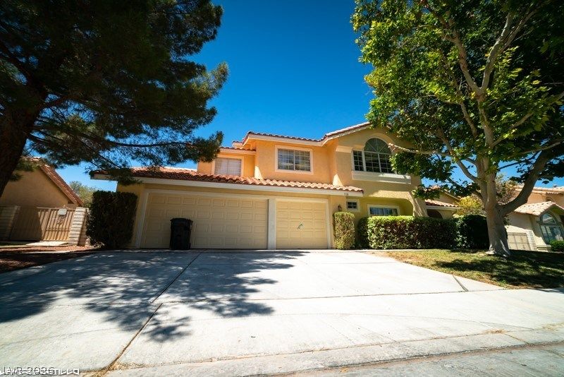 910 HOLLOWBLUFF Avenue — photo 1