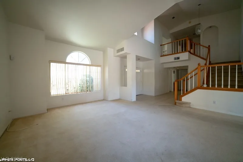 910 HOLLOWBLUFF Avenue — photo 5