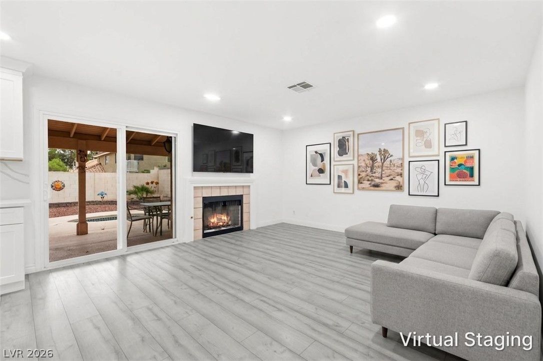 9537 Wooden Pier Way — photo 5 of 29
