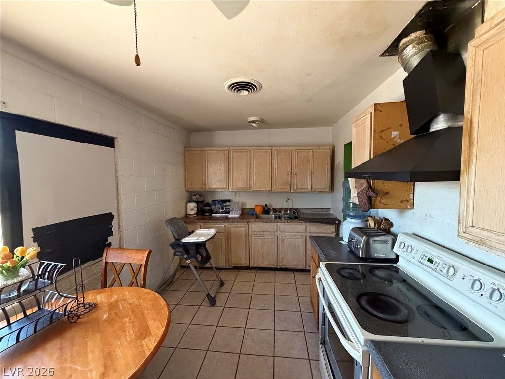 1913 Hart Avenue — photo 1 of 19