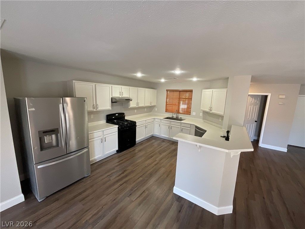 8720 Majestic Pine Avenue — photo 2 of 16