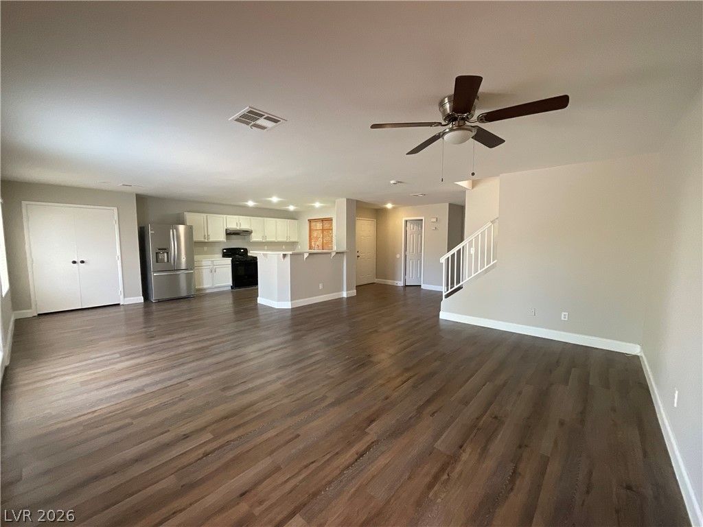 8720 Majestic Pine Avenue — photo 3 of 16