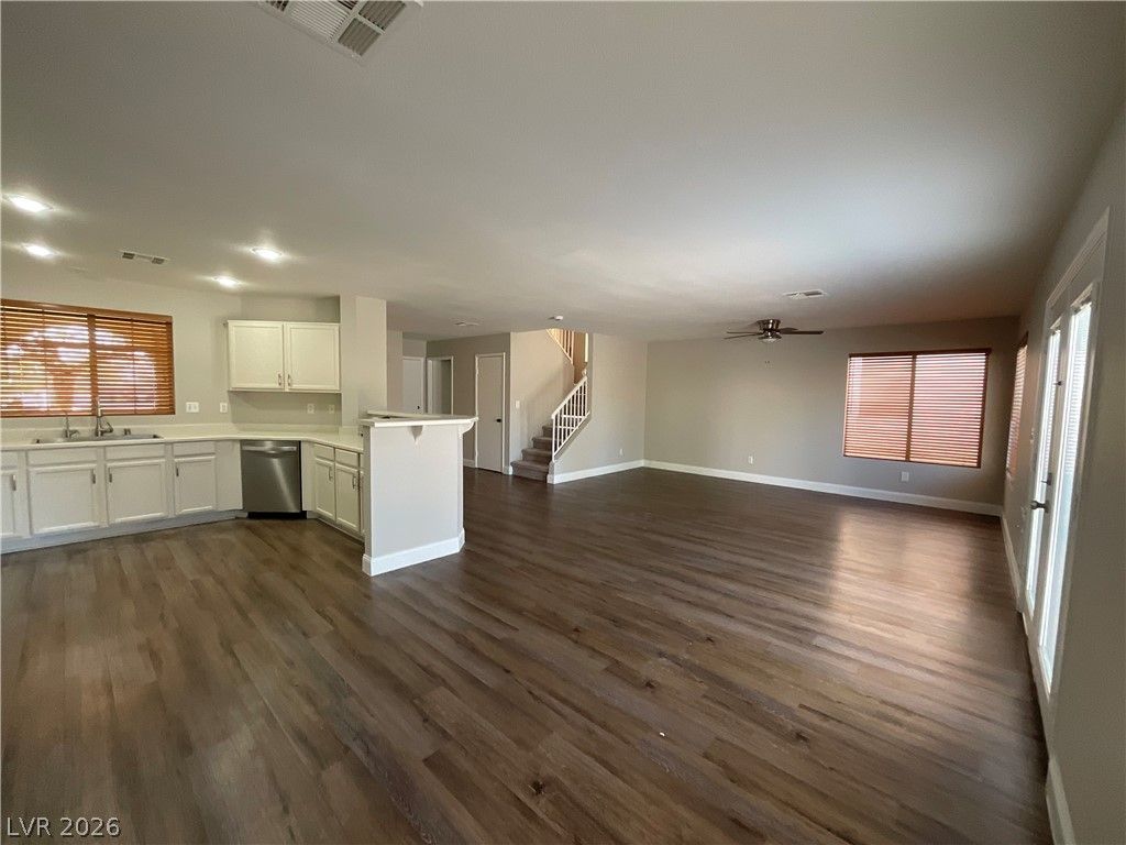 8720 Majestic Pine Avenue — photo 4 of 16