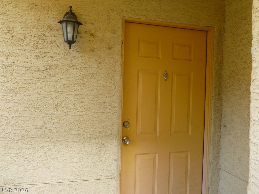 2801 North RAINBOW BL Boulevard 241 — photo 2