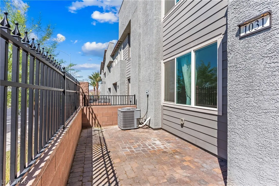 1031 Presley Ridge Street — photo 4