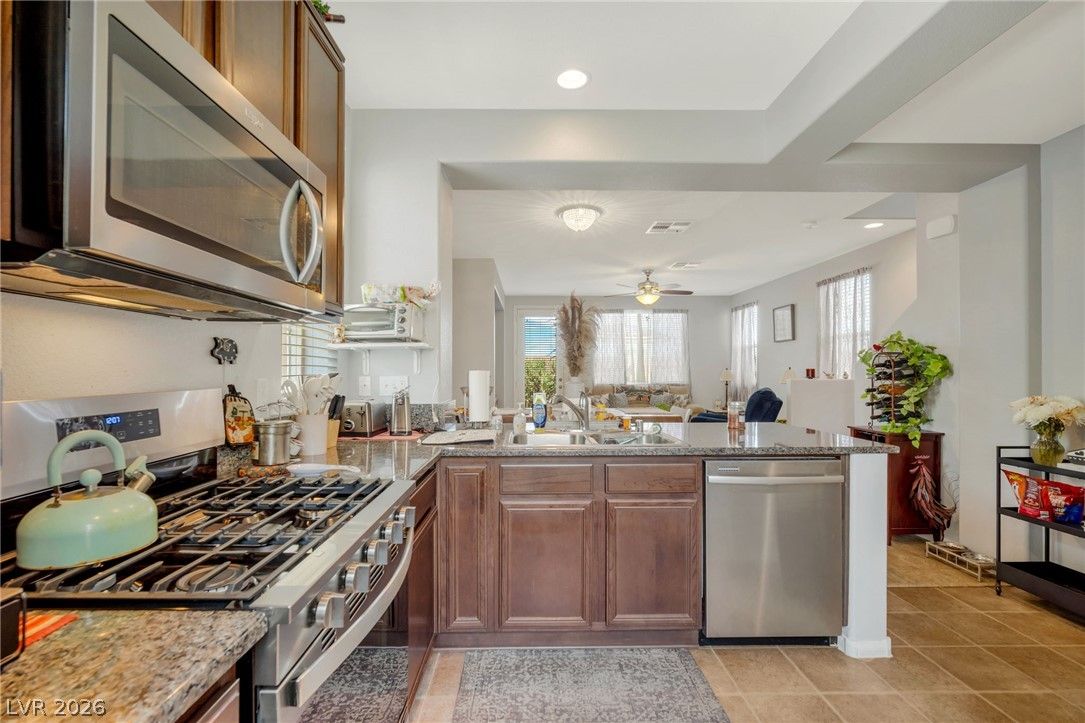 8386 Creek Canyon Avenue — photo 4 of 26