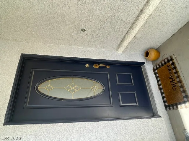 251 Queens Court — photo 3