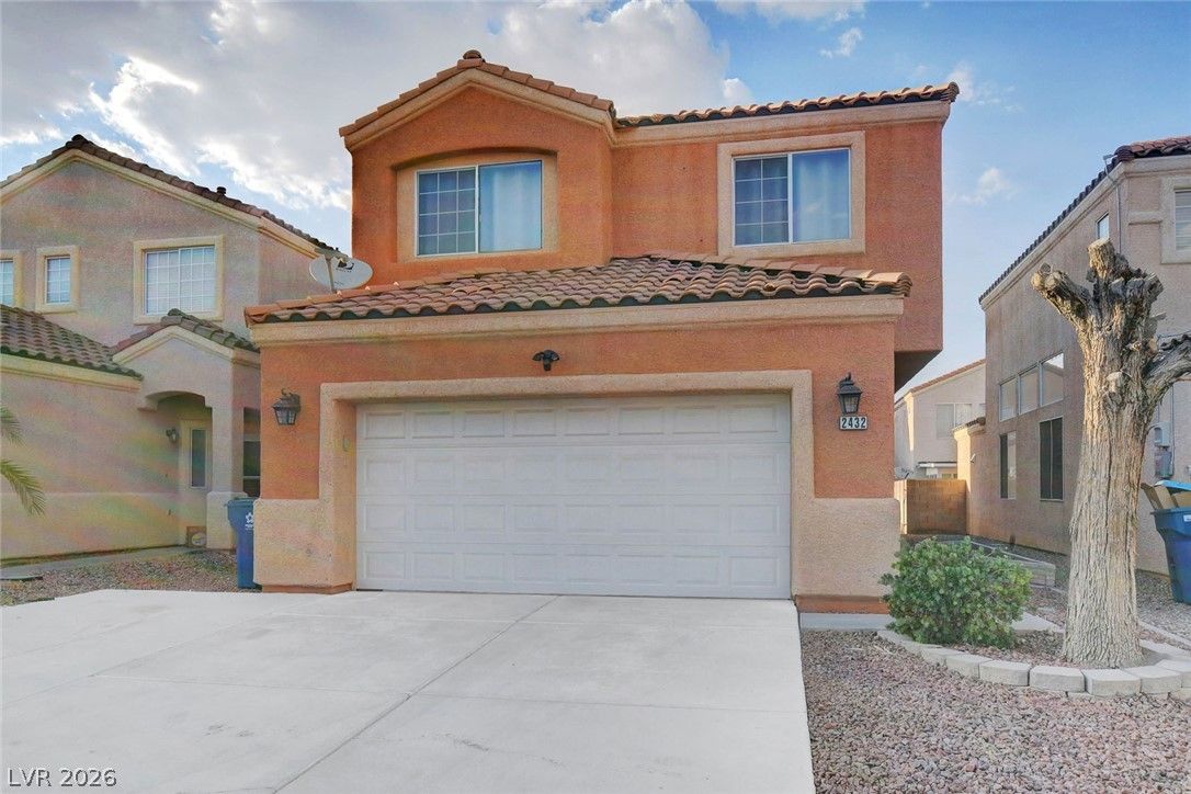 2432 Fresnal Canyon Avenue — photo 2 of 37