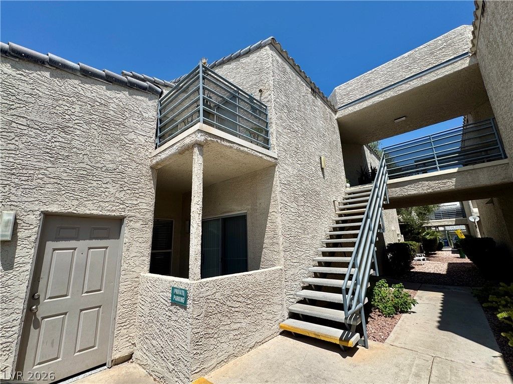 6250 West Flamingo Road 48 — photo 1