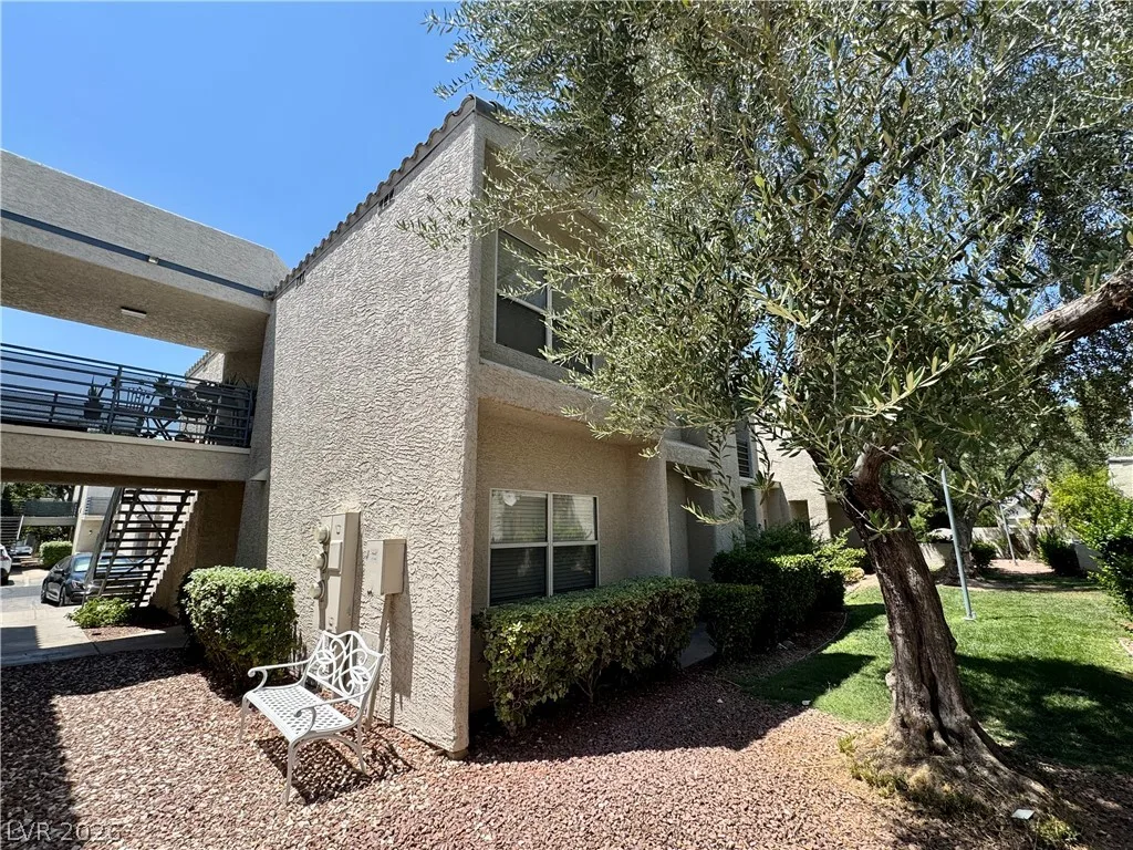 6250 West Flamingo Road 48 — photo 3