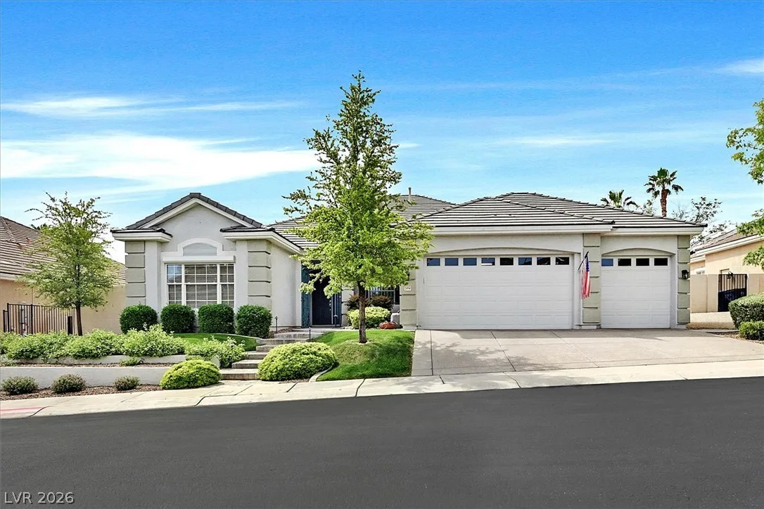 10813 Cedar Forest Avenue — photo 1