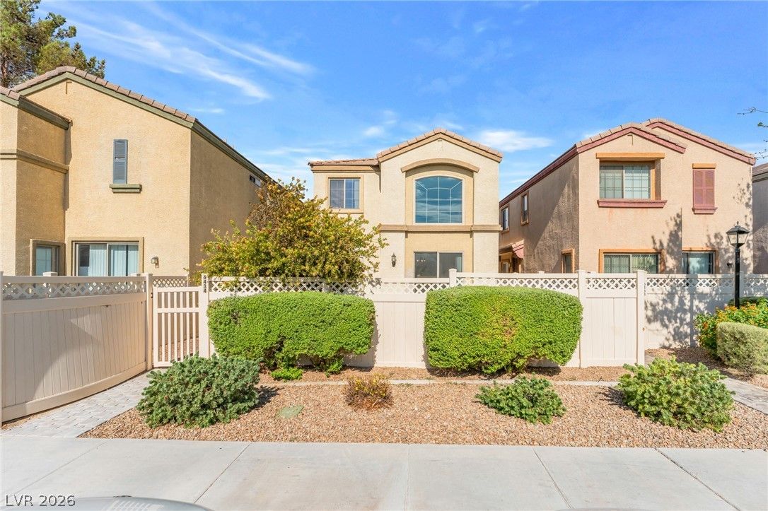 6434 Buttercup Creek Street — photo 1