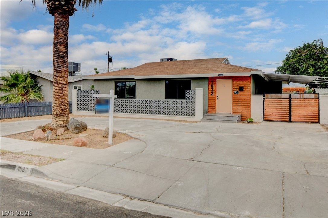 1032 Howard Drive — photo 3