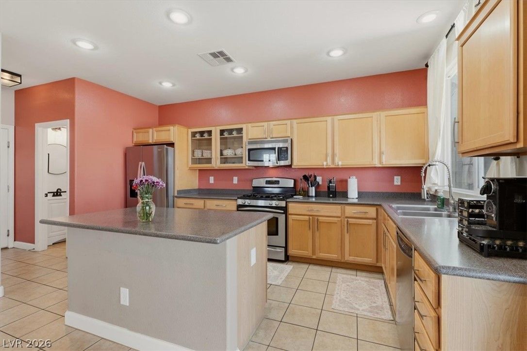 7740 Albright Peak Drive — photo 2