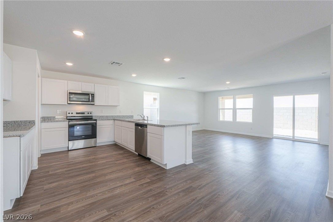 653 South Dyani Drive — photo 4