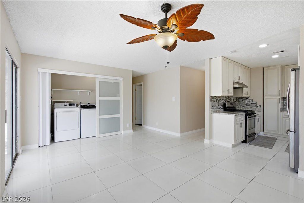 5333 Longridge Avenue — photo 3
