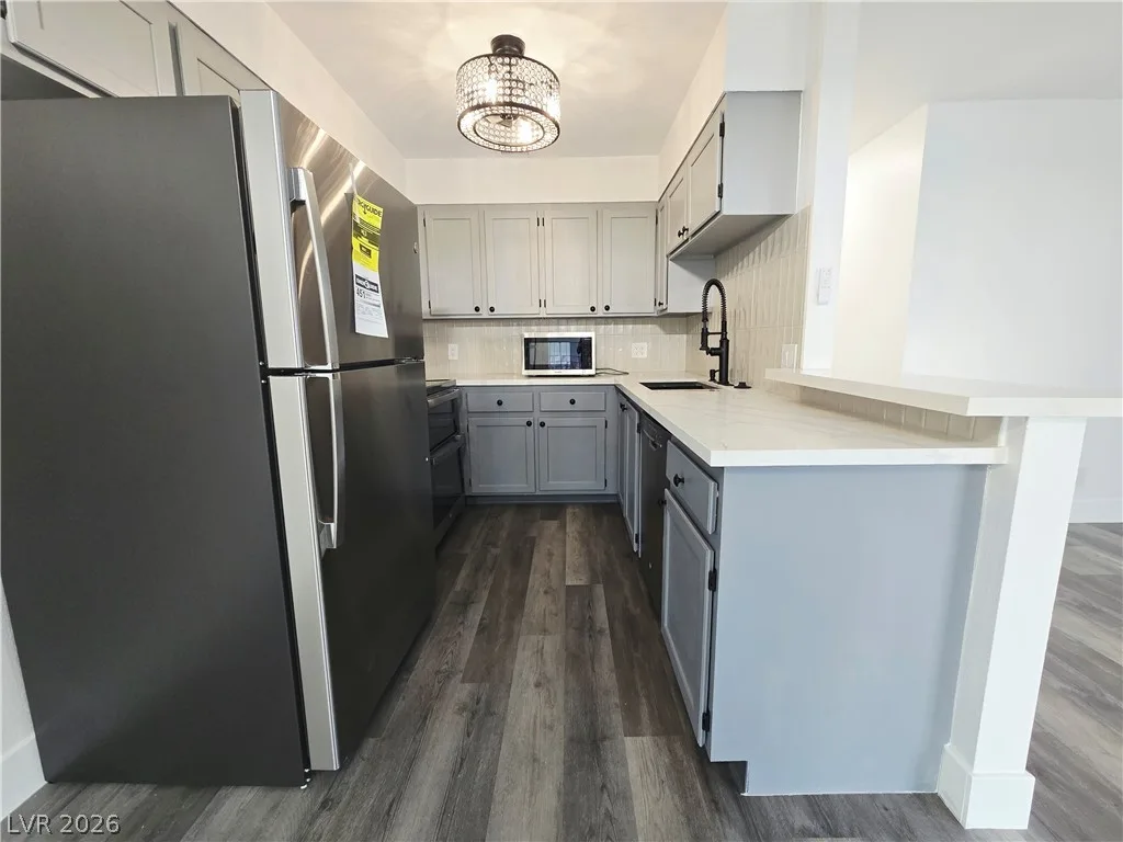 1833 Plum Court — photo 2