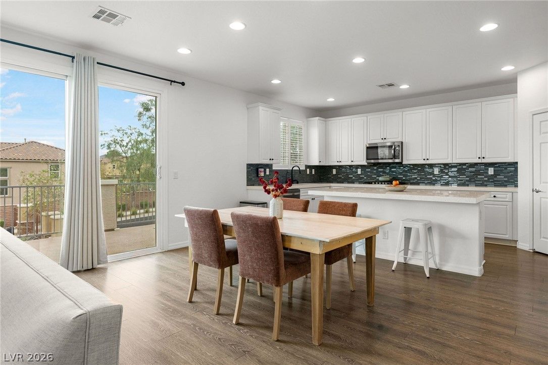7775 Santos Bay Court — photo 2