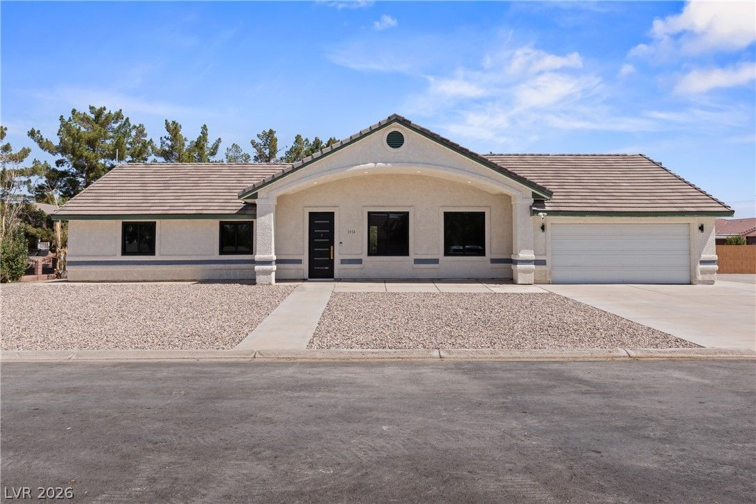 2024 Lou Adams Avenue — photo 2