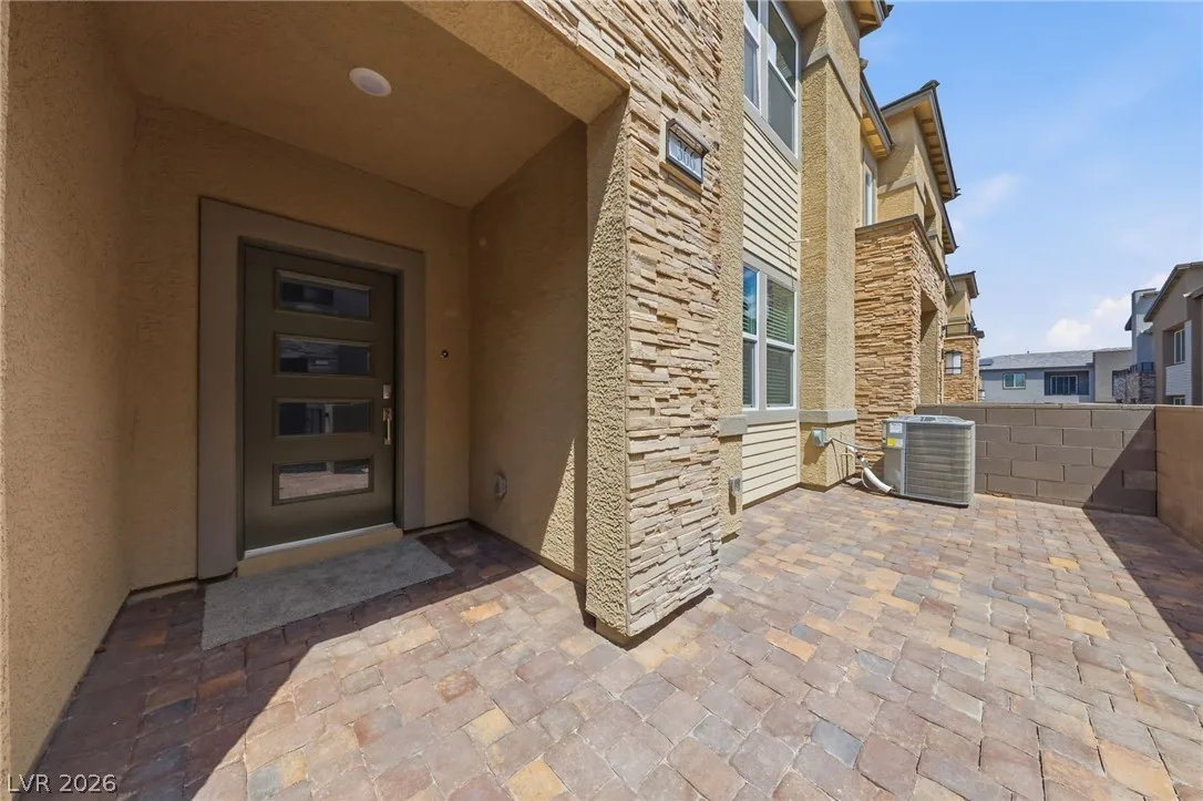 366 Francis Peak Drive — photo 3