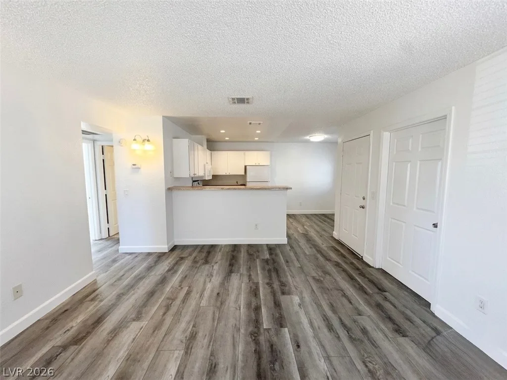 2732 Alicialynn Way — photo 4 of 24