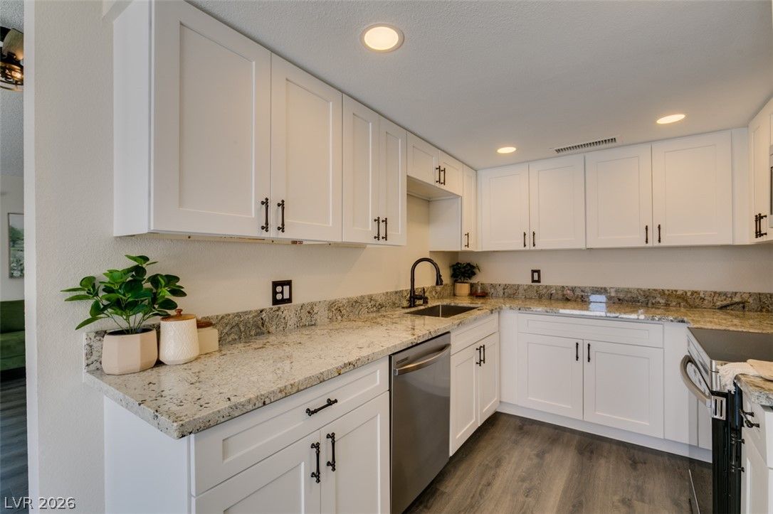 301 Misty Isle Lane A — photo 4