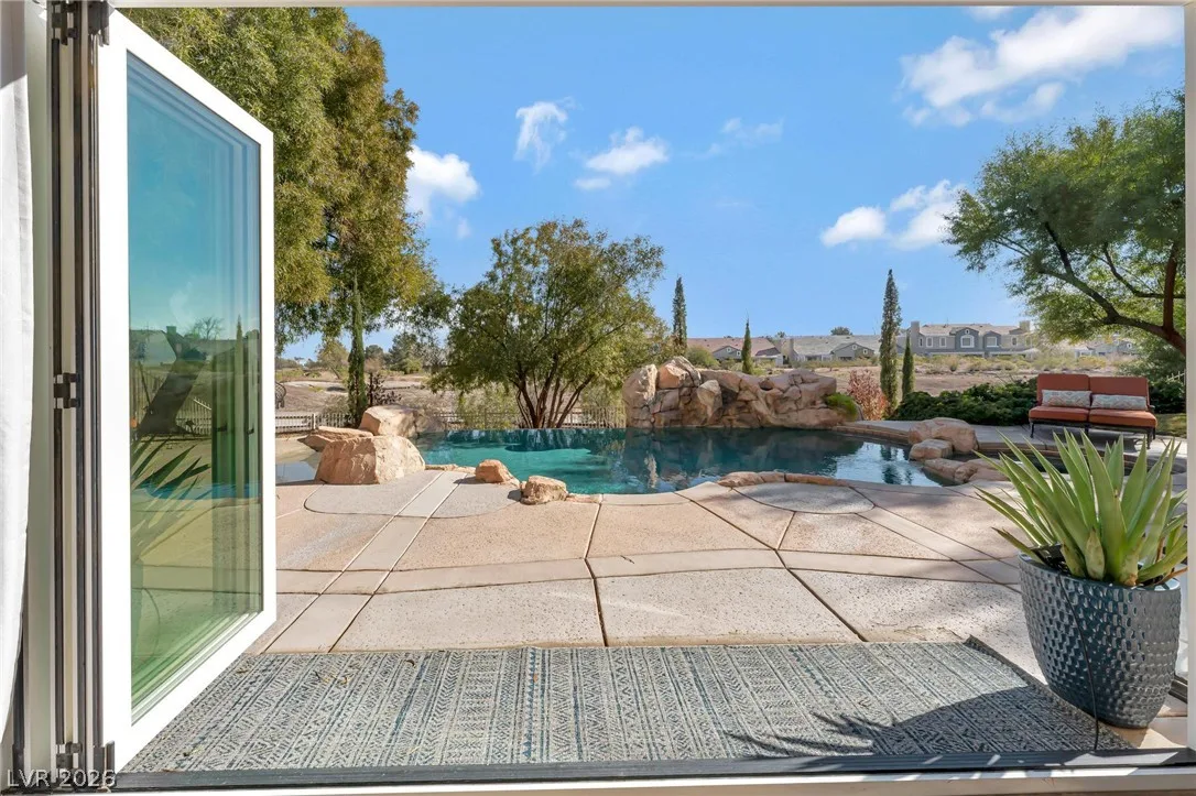 904 Pont Chartrain Drive — photo 4