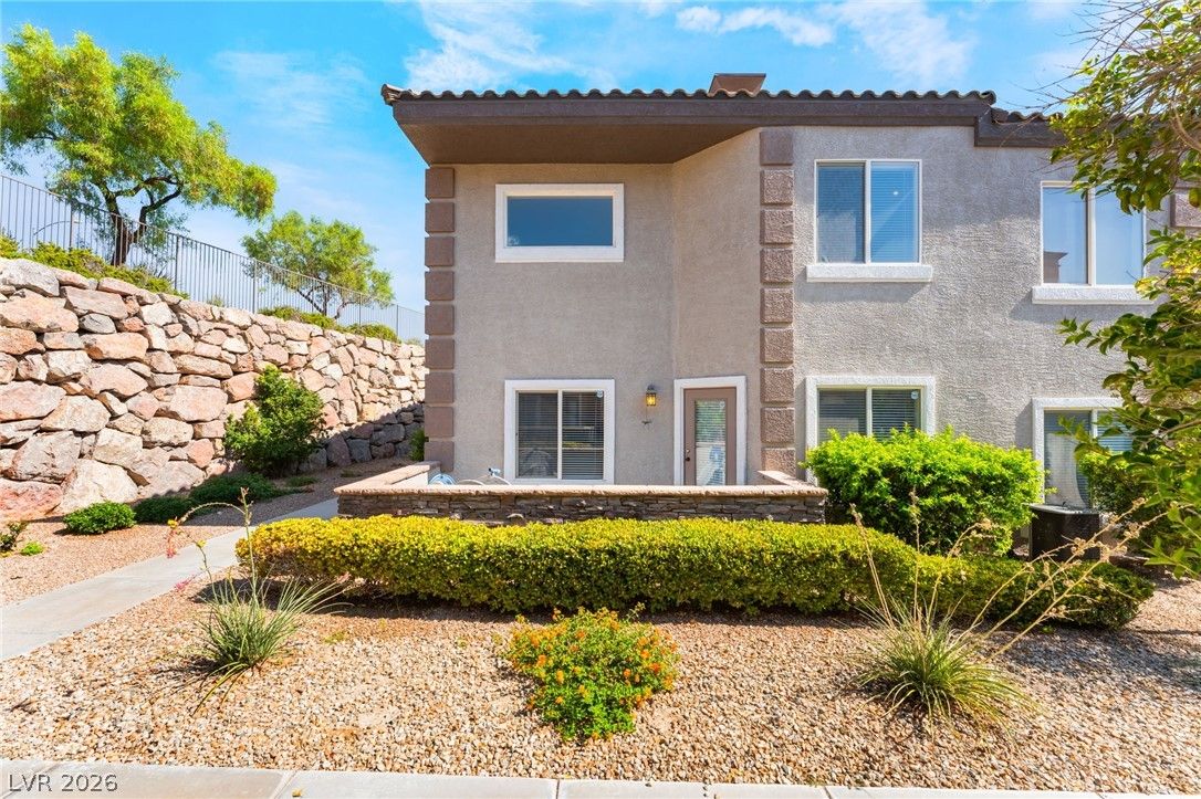 10563 GOLD SHADOW Avenue — photo 3