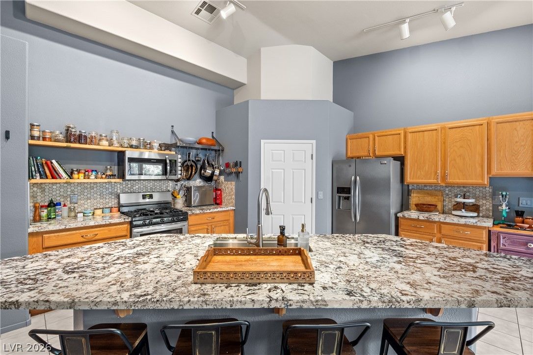 6163 Bayard Street — photo 4 of 29
