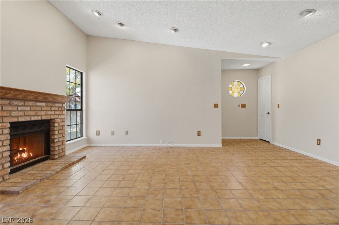 1751 East Reno Avenue 221 — photo 4 of 22