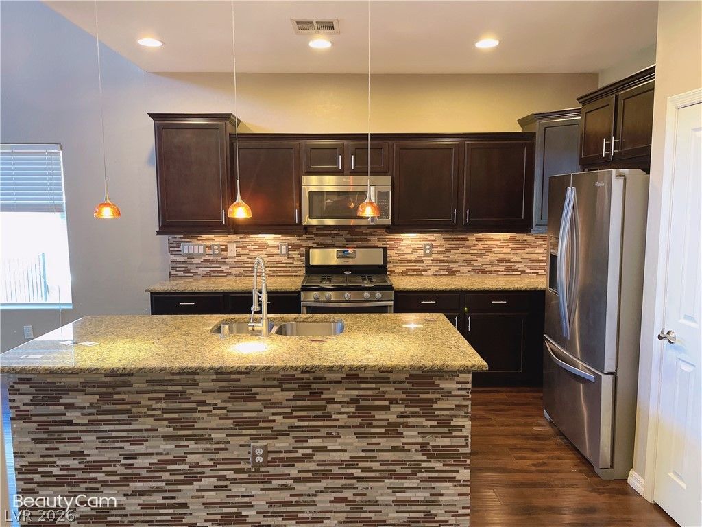5704 Shadow Bend Drive — photo 4