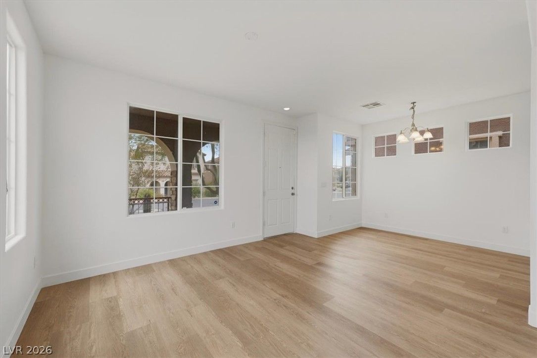 8604 Splendid Leaf Court — photo 5