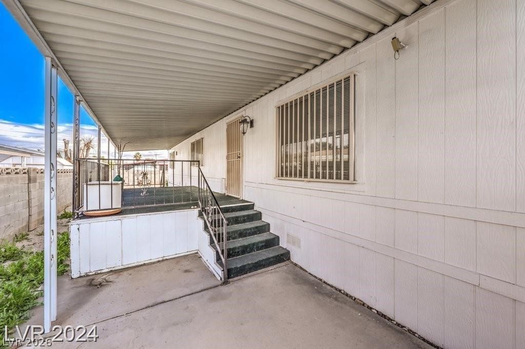 3350 Isle Royale Drive — photo 4