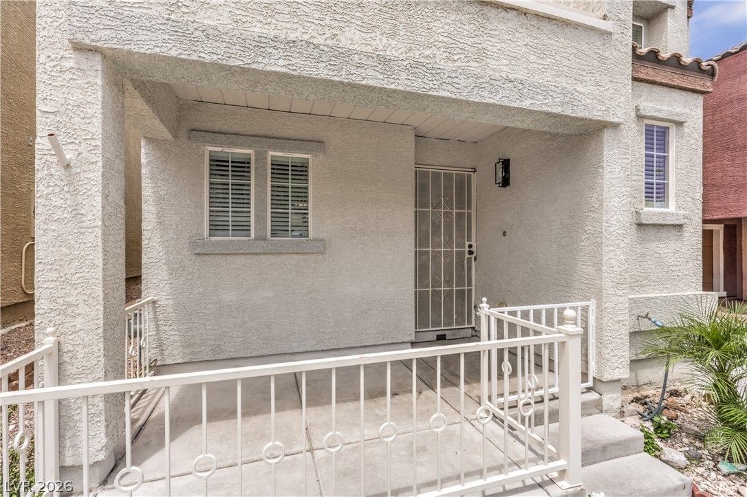 9052 Silk Threads Avenue — photo 3