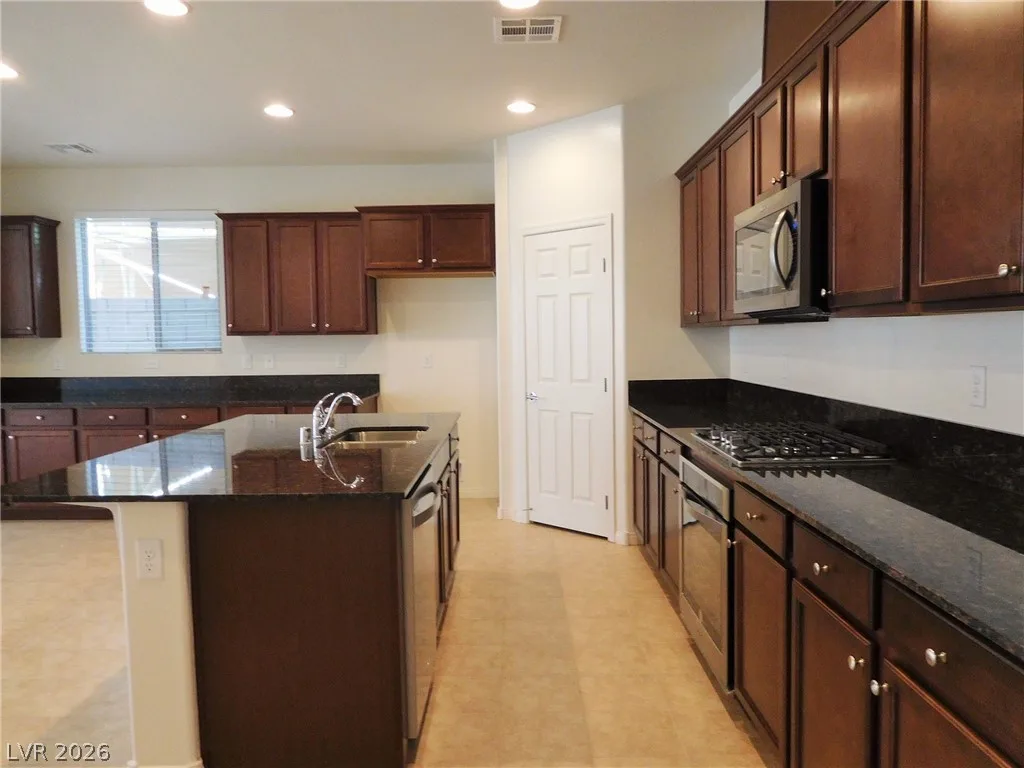 477 ASTILLERO Street — photo 2