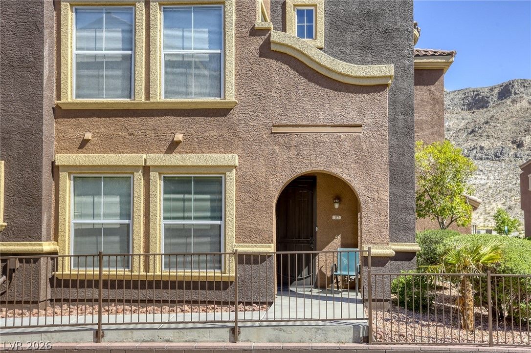 3975 North Hualapai Way 147 — photo 5