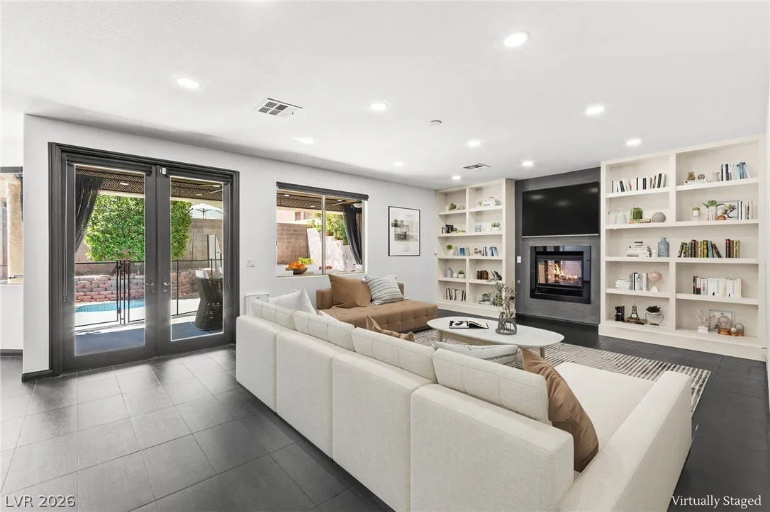 10425 Carmel Mountain Avenue — photo 3